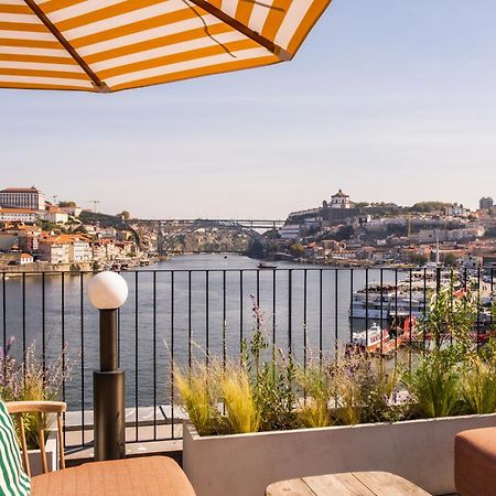 וילה נובה דה גאיה The Rebello Hotel & Spa - Small Luxury Hotels Of The World מראה חיצוני תמונה The view from the hotel's rooftop terrace