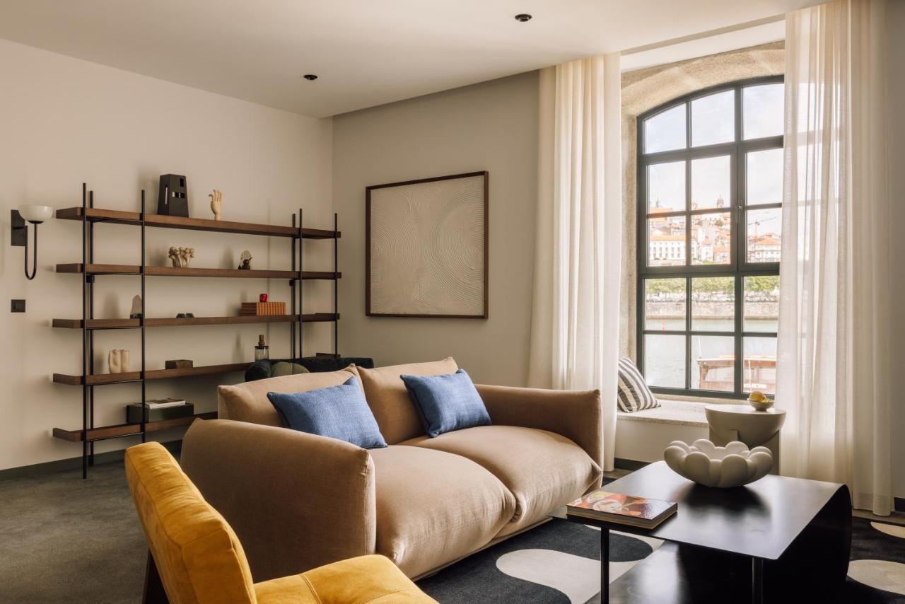 וילה נובה דה גאיה The Rebello Hotel & Spa - Small Luxury Hotels Of The World מראה חיצוני תמונה The living room of a two-bedroom apartment at The Standard East Village