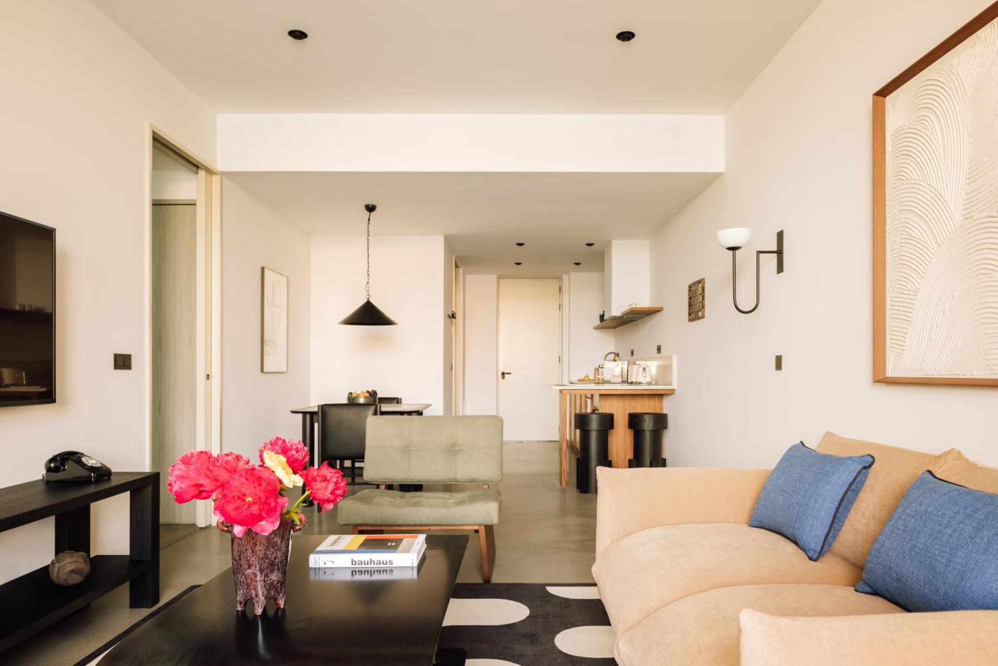 וילה נובה דה גאיה The Rebello Hotel & Spa - Small Luxury Hotels Of The World מראה חיצוני תמונה A living room at the Standard East Village
