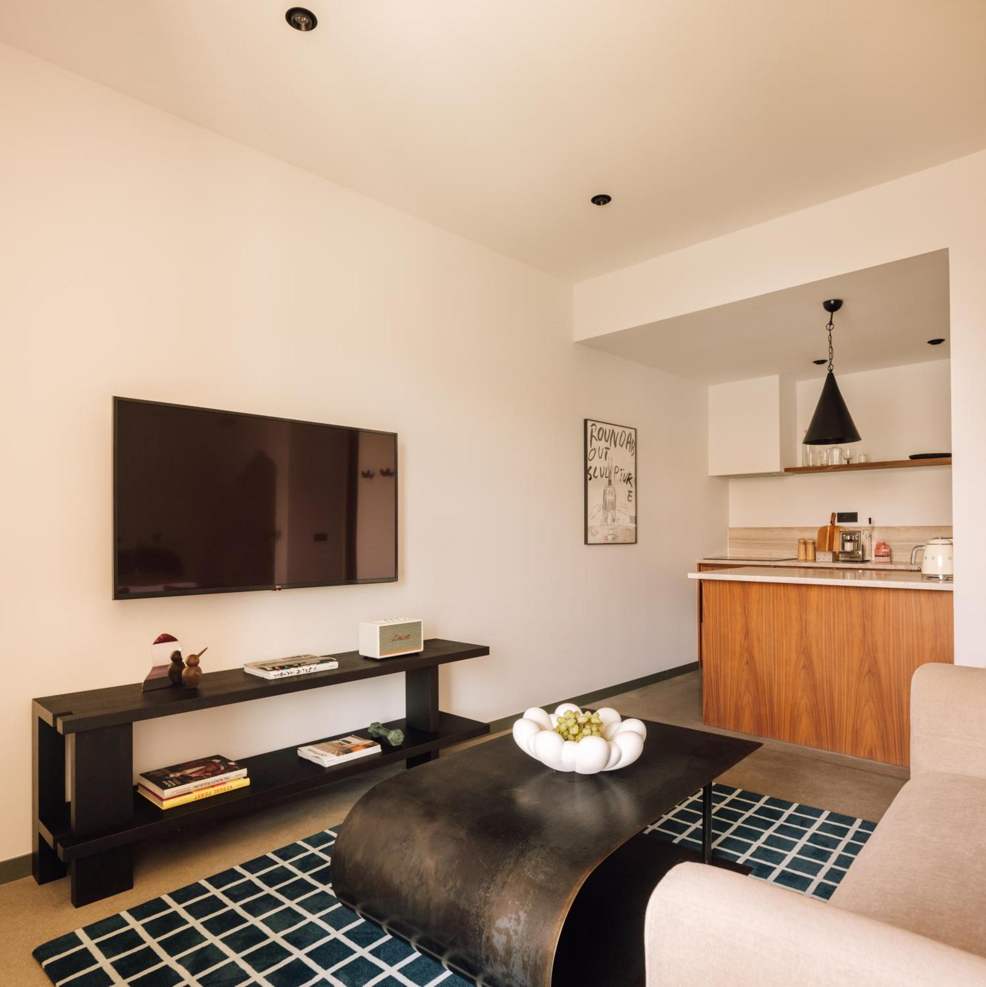 וילה נובה דה גאיה The Rebello Hotel & Spa - Small Luxury Hotels Of The World מראה חיצוני תמונה A typical apartment at the Standard East Village